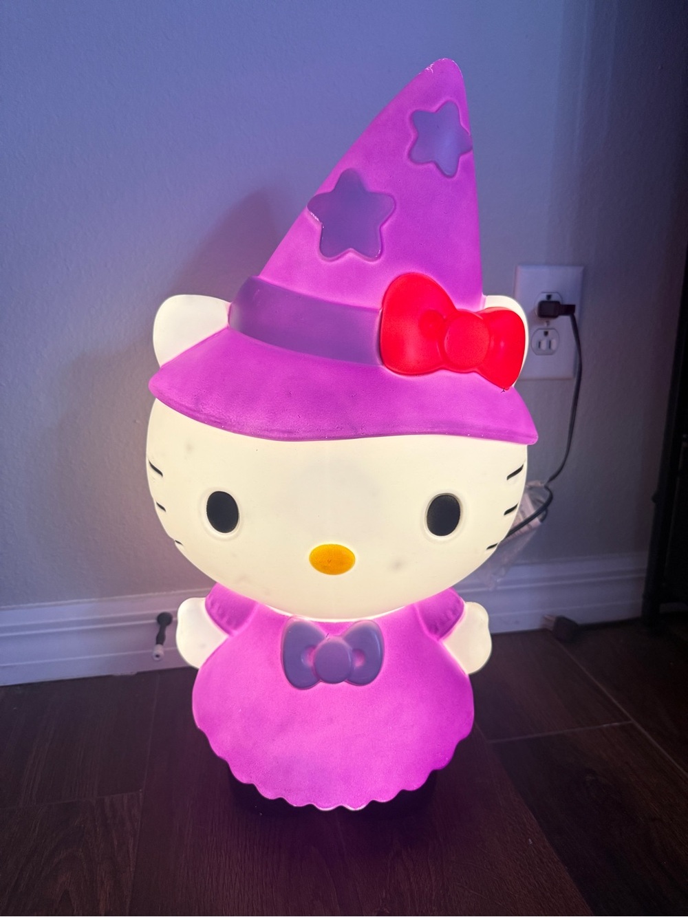 Hello Kitty Witch Halloween Lighted Blow Mold Indoor Outdoor 22” Stars Purple